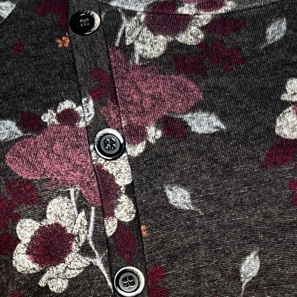 Maurices Floral Asymmetrical Floral Sweater (Size 2X) - Picture 5 of 7